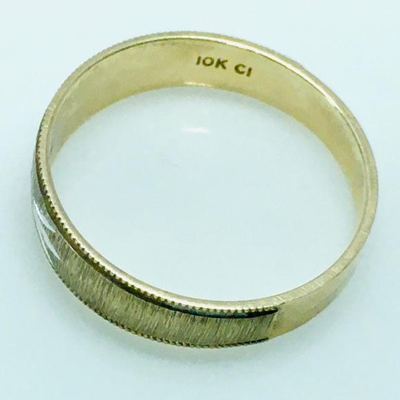 10K Gold Two Tone Modern Men's Wedding Band - Picture 4 of 5